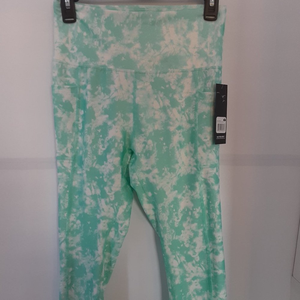 New‎ Bally Total Fitness Activewear Leggings Size Medium Comfy Stretchy  Tie Dye